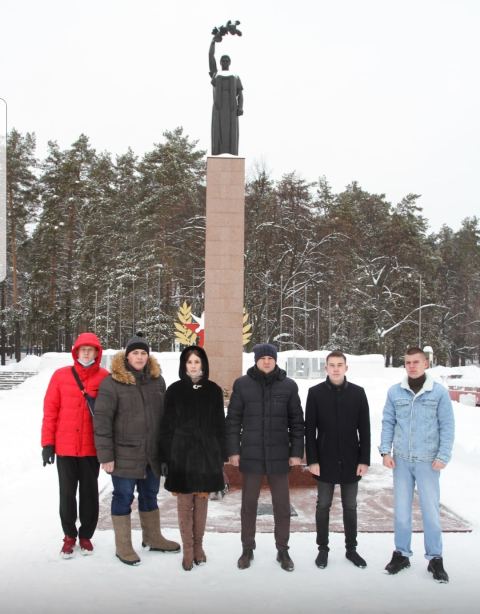 Ты выстоял, Великий Сталинград!